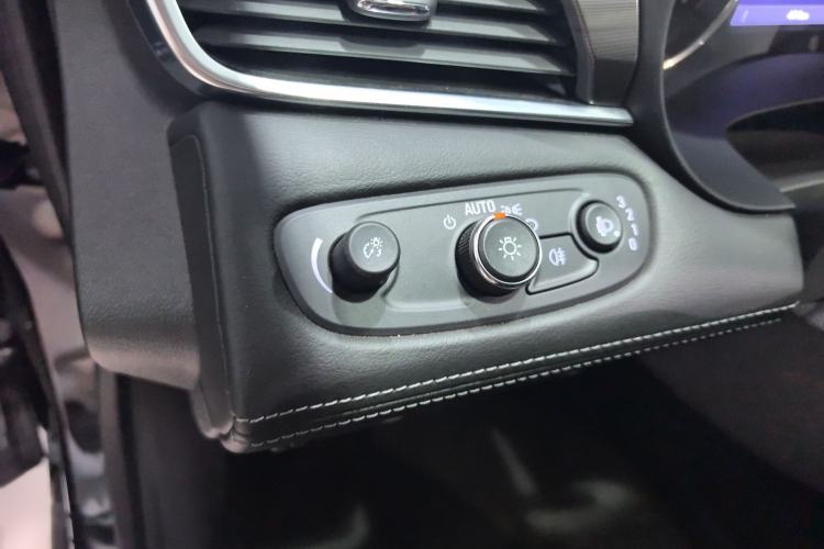 Used Buick LaCrosse 2021 652T Luxury Model Interior 3