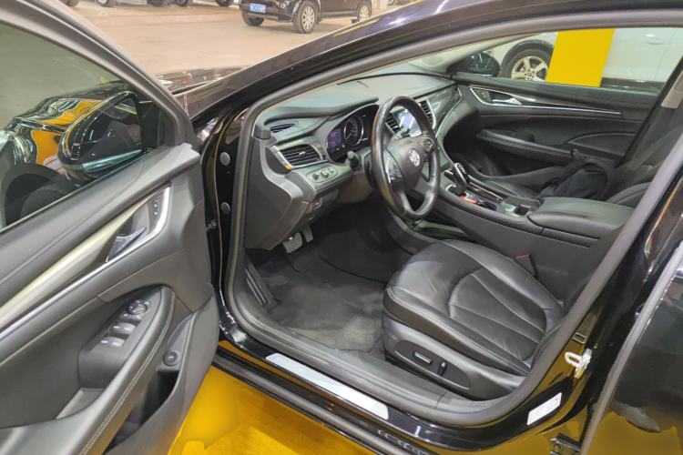Used Buick LaCrosse 2021 652T Luxury Model Interior 3