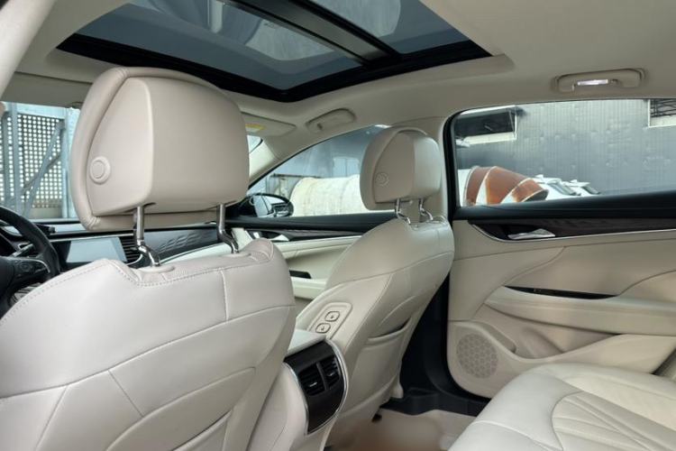 Used Buick LaCrosse 2021 Avenir Avia First-Edition Model Interior 4