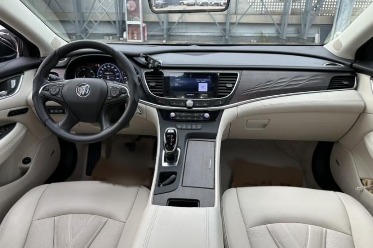 Used Buick LaCrosse 2021 Avenir Avia First-Edition Model Interior 5