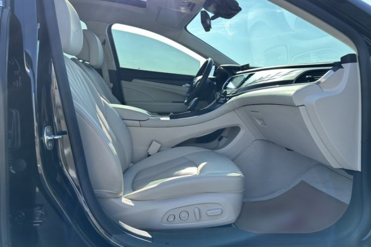 Used Buick LaCrosse 2021 Avenir Avia First-Edition Model Interior 7