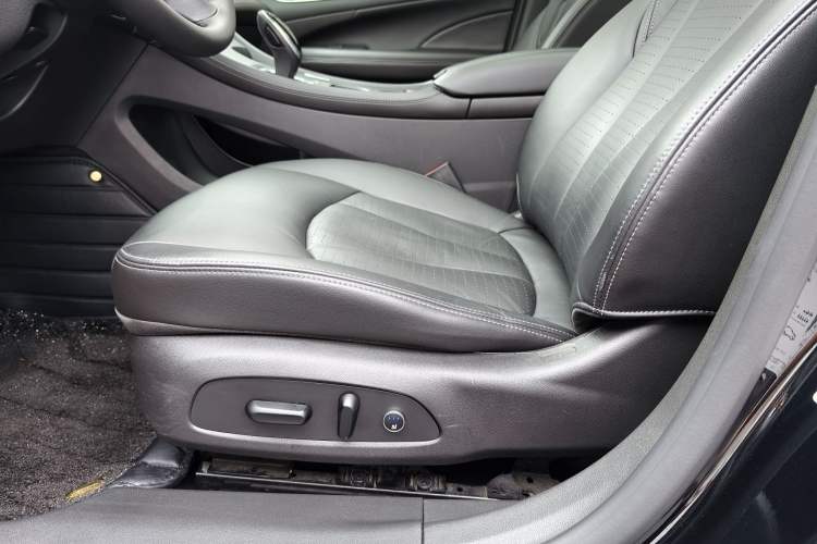 Used Buick LaCrosse 2021 652T Luxury Model Interior 8