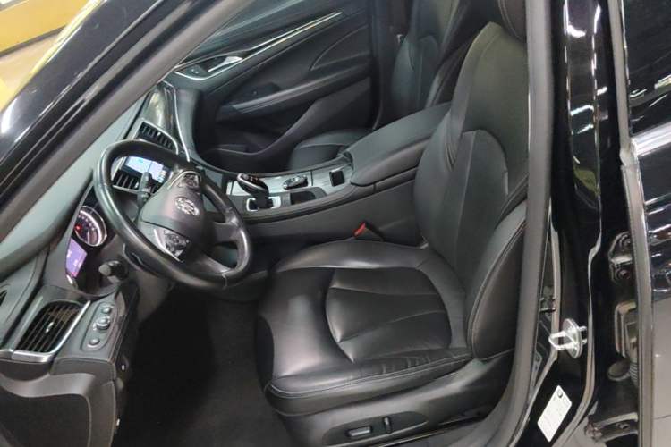 Used Buick LaCrosse 2021 552T Luxury Version Left Front Seat