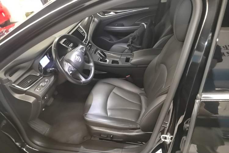 Used Buick LaCrosse 2021 552T Luxury Version Left Front Seat