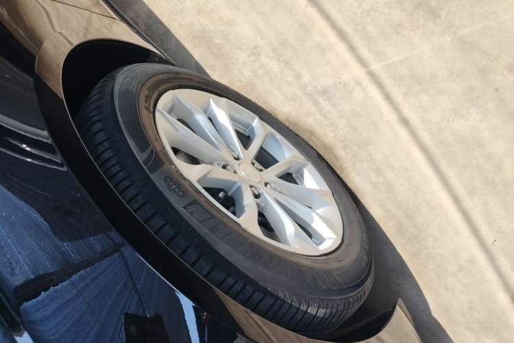 Used Buick LaCrosse 2021 552T Luxury Version Left Front Wheel Hub