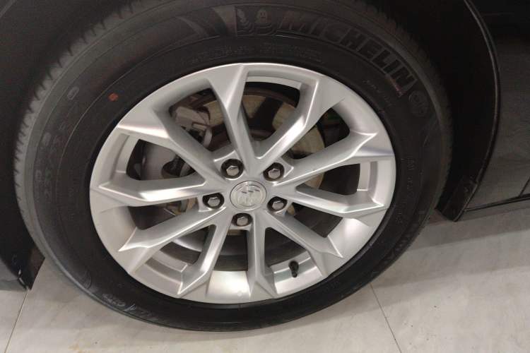 Used Buick LaCrosse 2021 552T Luxury Version Left Front Wheel Hub