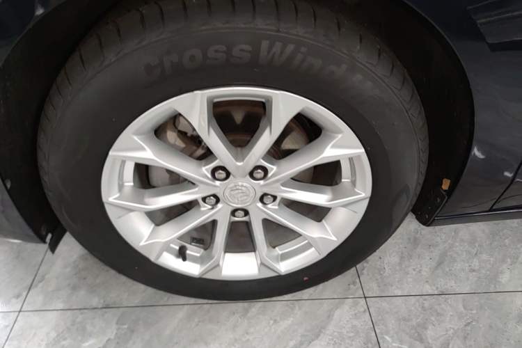 Used Buick LaCrosse 2021 552T Luxury Version Left Front Wheel Hub