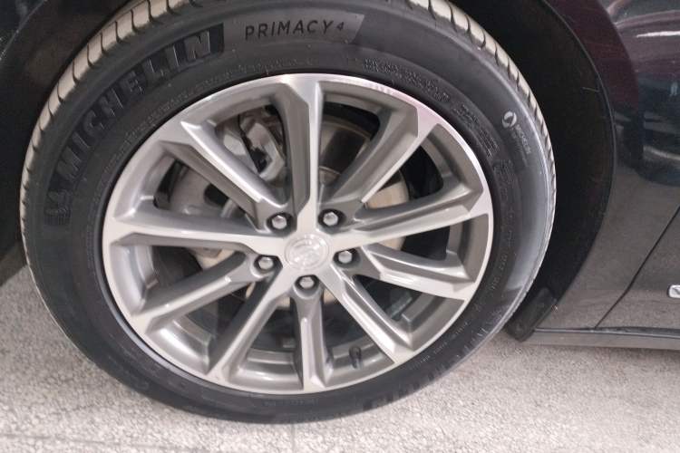 Used Buick LaCrosse 2021 652T Luxury Model Left Front Wheel Hub