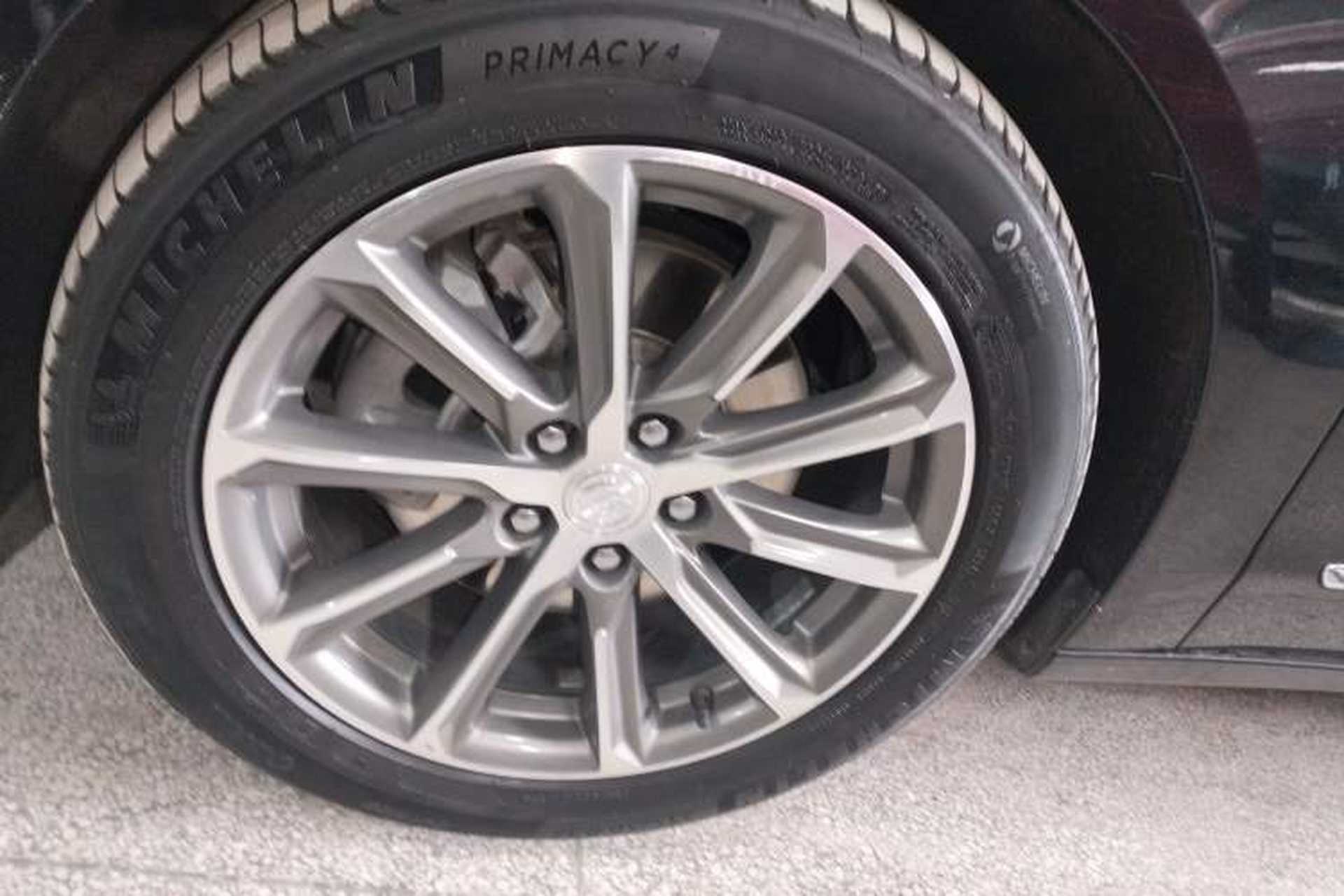Used Buick LaCrosse 2021 652T Luxury Model Left Front Wheel Hub