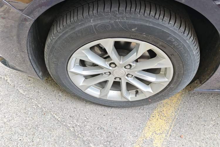 Used Buick LaCrosse 2021 552T Luxury Version Left Front Wheel Hub