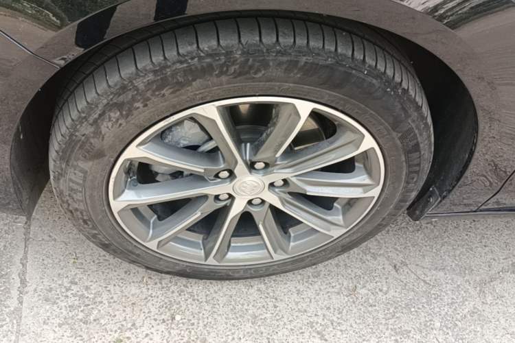 Used Buick LaCrosse 2021 652T Luxury Model Left Front Wheel Hub