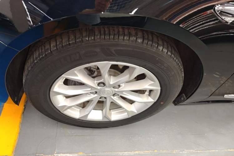 Used Buick LaCrosse 2021 552T Luxury Version Left Front Wheel Hub