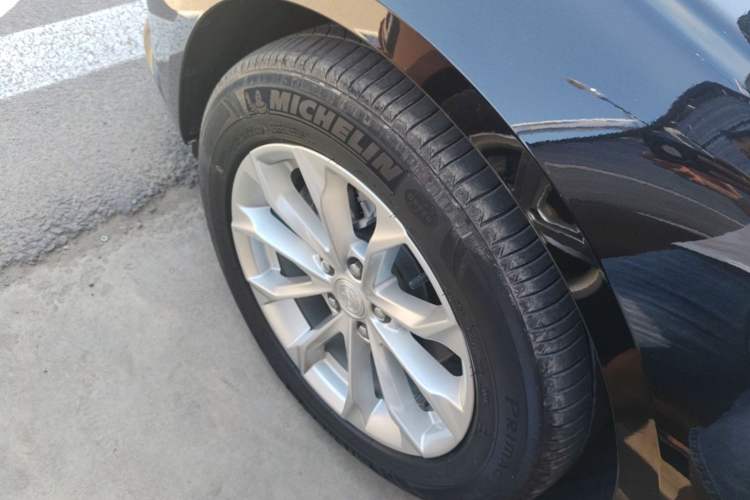 Used Buick LaCrosse 2021 552T Luxury Version Left Front Wheel Hub