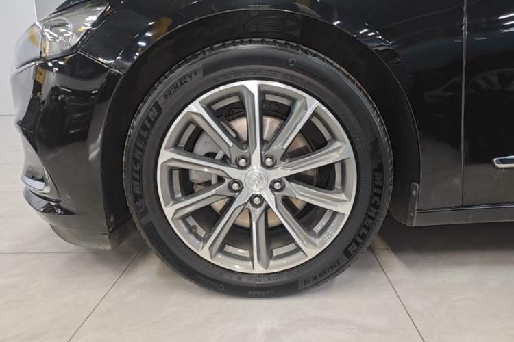 Used Buick LaCrosse 2021 652T Luxury Model Left Front Wheel Hub