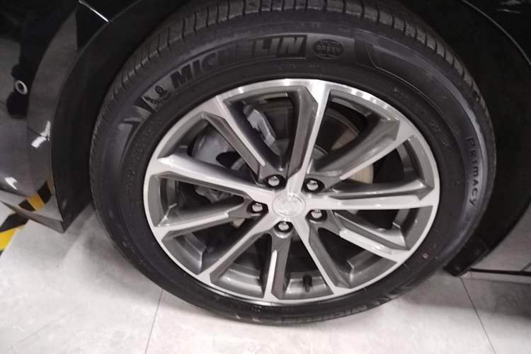 Used Buick LaCrosse 2021 652T Premium Edition Left Front Wheel Hub