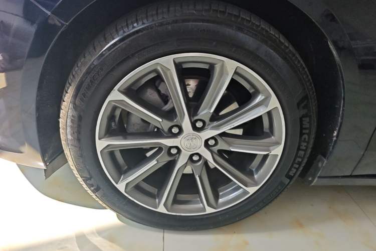 Used Buick LaCrosse 2021 652T Luxury Model Left Front Wheel Hub