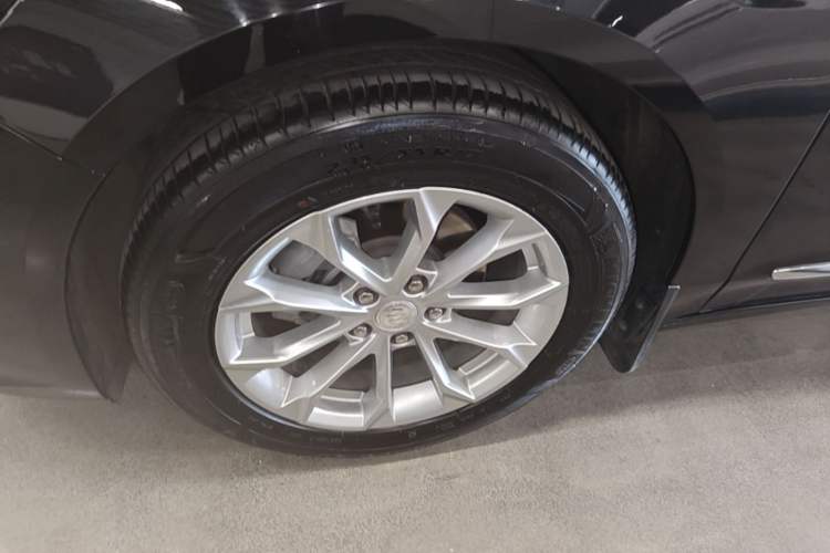 Used Buick LaCrosse 2021 552T Luxury Version Left Front Wheel Hub