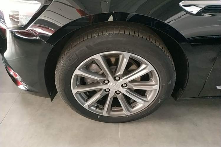 Used Buick LaCrosse 2021 652T Luxury Model Left Front Wheel Hub