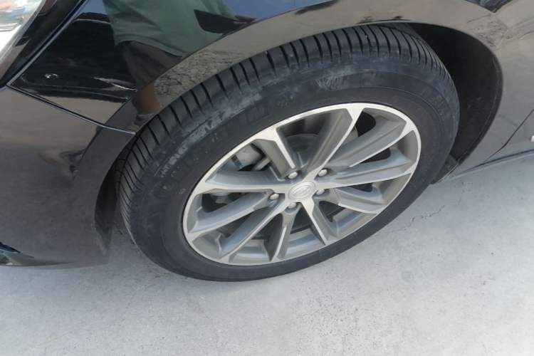 Used Buick LaCrosse 2021 652T Luxury Model Left Front Wheel Hub