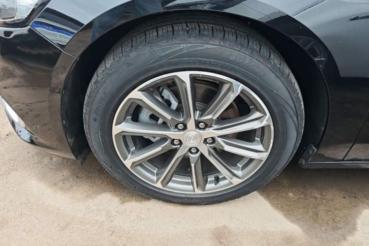 Used Buick LaCrosse 2021 652T Luxury Model Left Front Wheel Hub