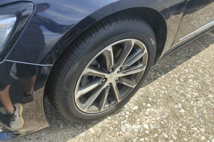 Used Buick LaCrosse 2021 652T Luxury Model Left Front Wheel Hub