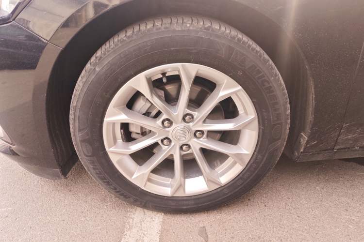 Used Buick LaCrosse 2021 552T Luxury Version Left Front Wheel Hub