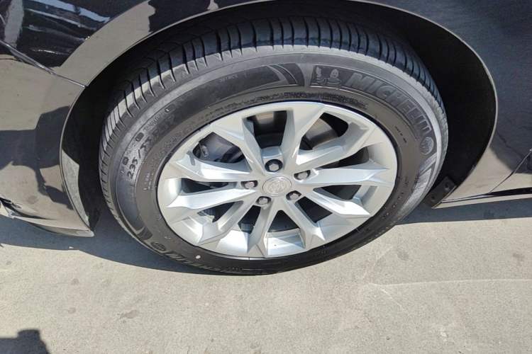 Used Buick LaCrosse 2021 552T Luxury Version Left Front Wheel Hub