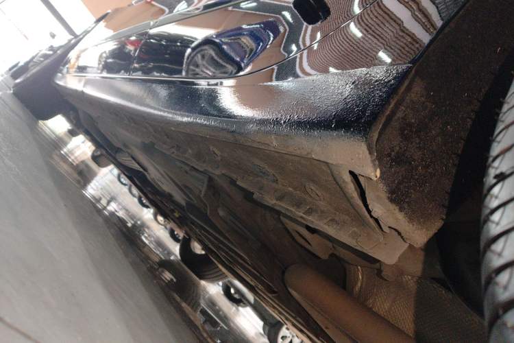 Used Buick LaCrosse 2021 552T Luxury Version Left Side Sill