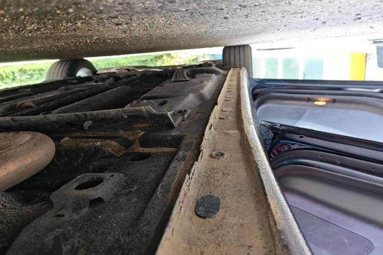 Used Buick LaCrosse 2021 552T Luxury Version Left Side Sill