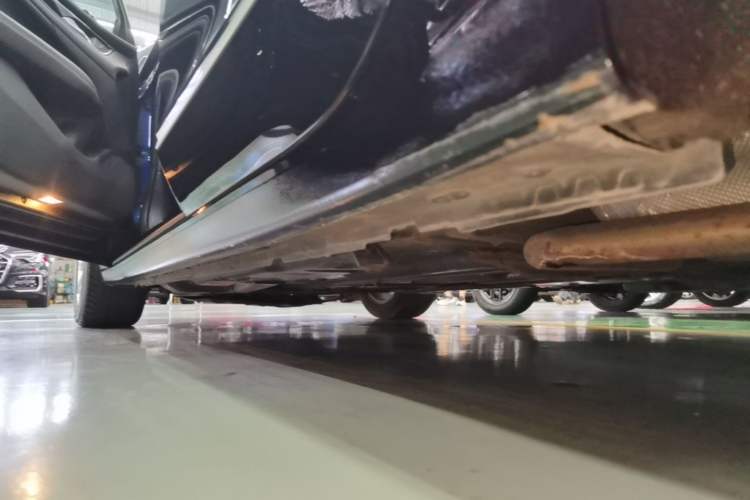 Used Buick LaCrosse 2021 552T Luxury Version Left Side Sill