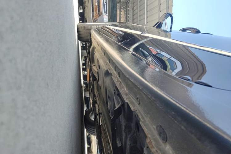 Used Buick LaCrosse 2021 552T Luxury Version Left Side Sill