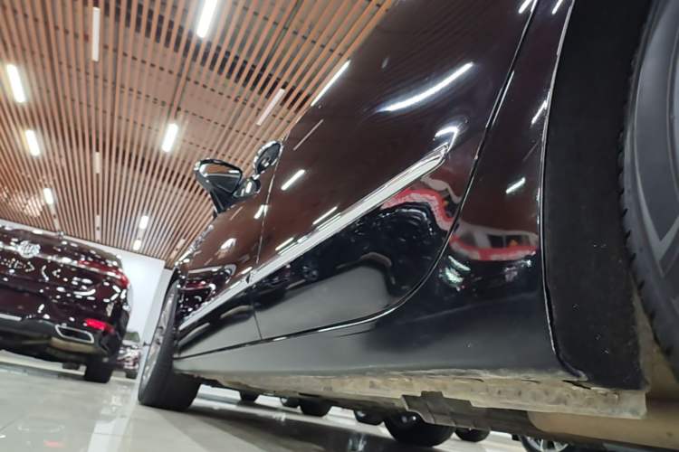 Used Buick LaCrosse 2021 652T Premium Edition Left Side Sill