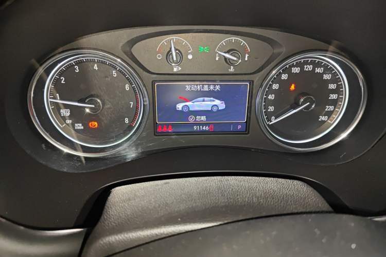 Used Buick LaCrosse 2021 652T Luxury Model Odometer Close Up