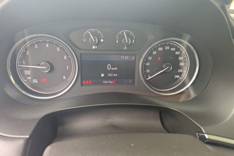 Used Buick LaCrosse 2021 652T Luxury Model Odometer Close Up