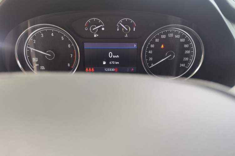 Used Buick LaCrosse 2021 652T Luxury Model Odometer Close Up