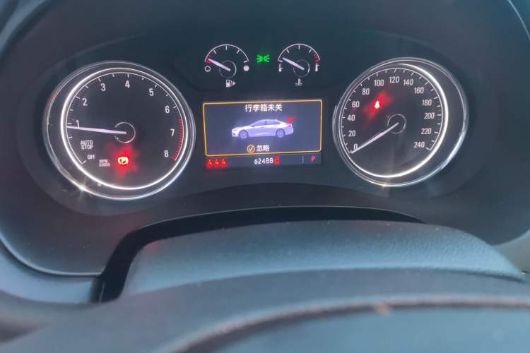 Used Buick LaCrosse 2021 652T Luxury Model Odometer Close Up