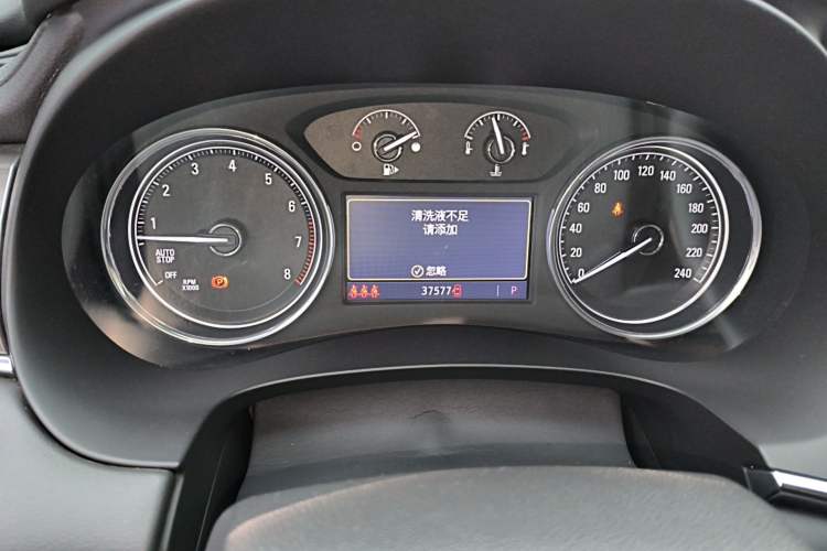 Used Buick LaCrosse 2021 552T Luxury Version Odometer Close Up