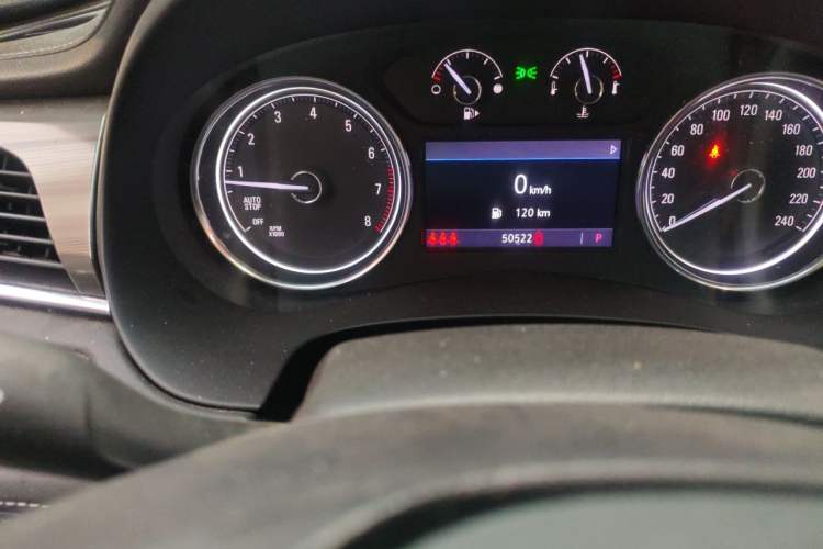 Used Buick LaCrosse 2021 652T Luxury Model Odometer Close Up
