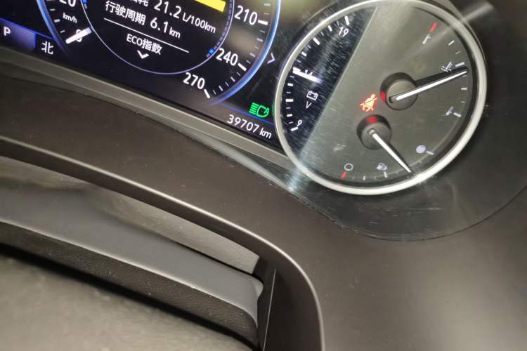 Used Buick LaCrosse 2021 652T Premium Edition Odometer Close Up