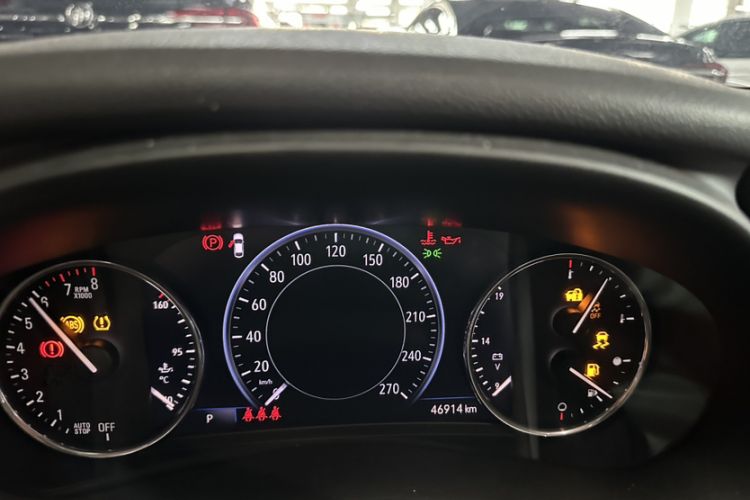 Used Buick LaCrosse 2021 Avenir Avia First-Edition Model Odometer Close Up