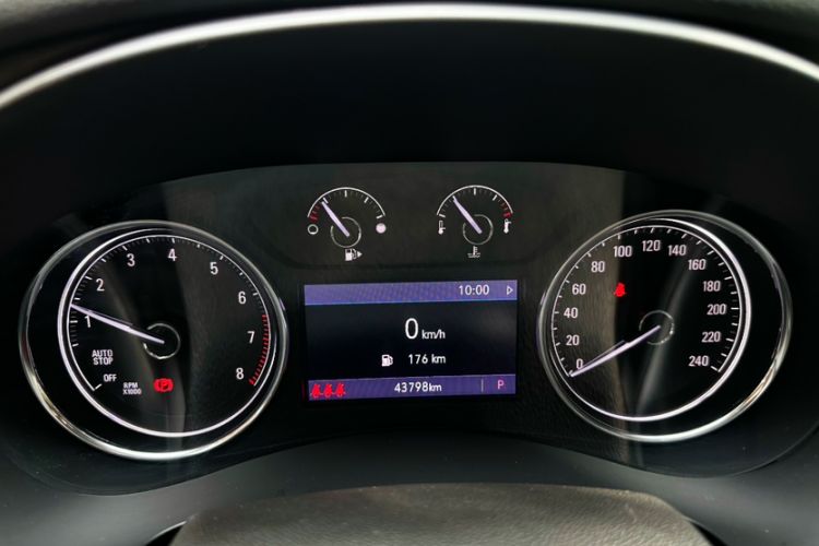 Used Buick LaCrosse 2021 652T Luxury Model Odometer Close Up