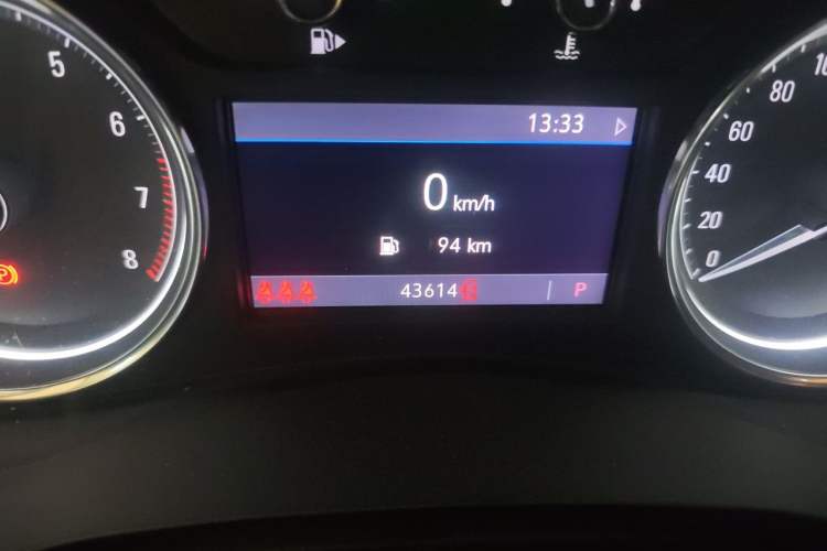 Used Buick LaCrosse 2021 552T Luxury Version Odometer Close Up