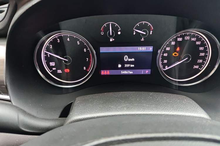Used Buick LaCrosse 2021 652T Luxury Model Odometer Close Up