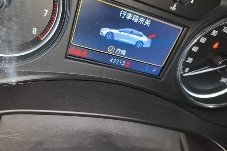 Used Buick LaCrosse 2021 652T Luxury Model Odometer Close Up