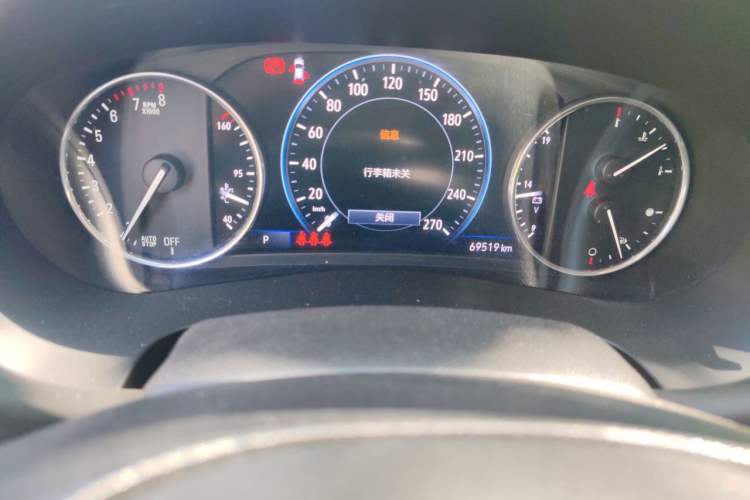 Used Buick LaCrosse 2021 Avenir Avia First-Edition Model Odometer Close Up