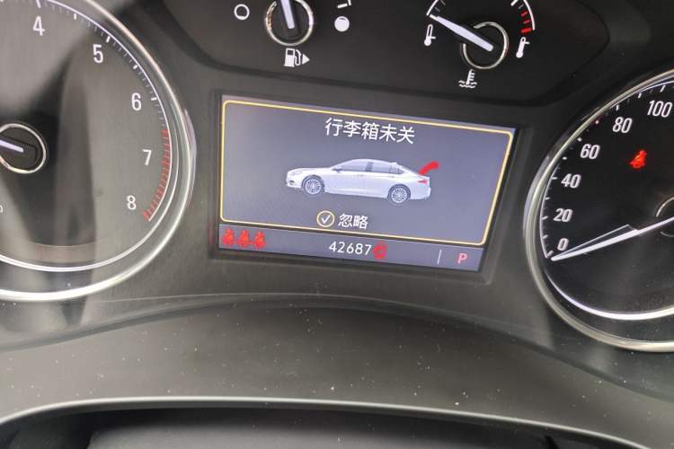 Used Buick LaCrosse 2021 552T Luxury Version Odometer Close Up
