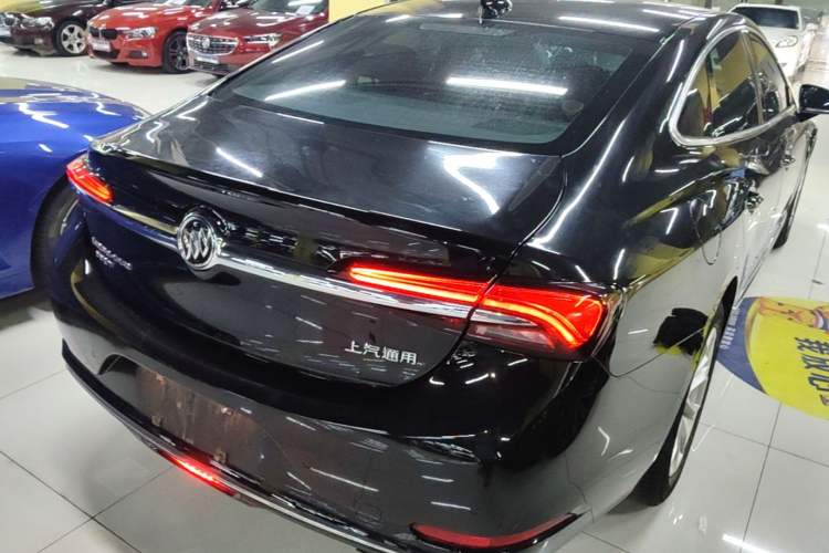 Used Buick LaCrosse 2021 552T Luxury Version Rear Right 45 Deg