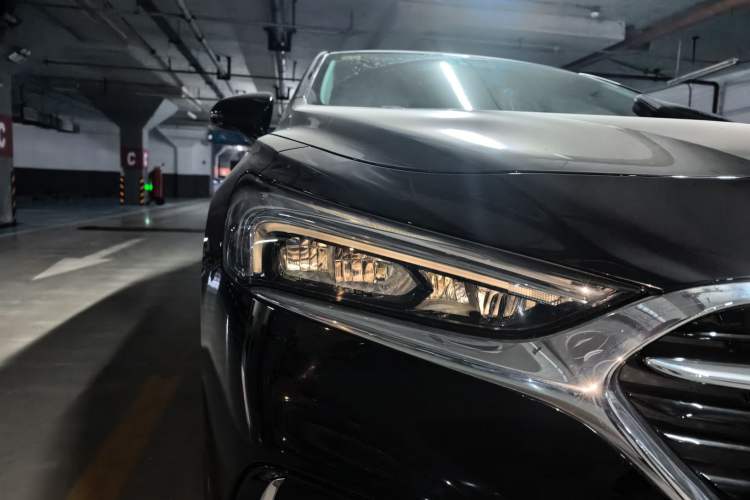 Used Buick LaCrosse 2021 552T Luxury Version Right Front Headlight