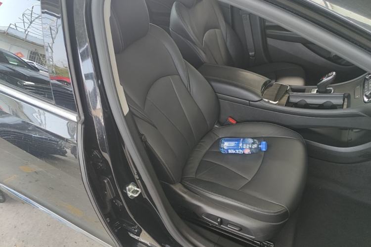 Used Buick LaCrosse 2021 552T Luxury Version Right Front Seat