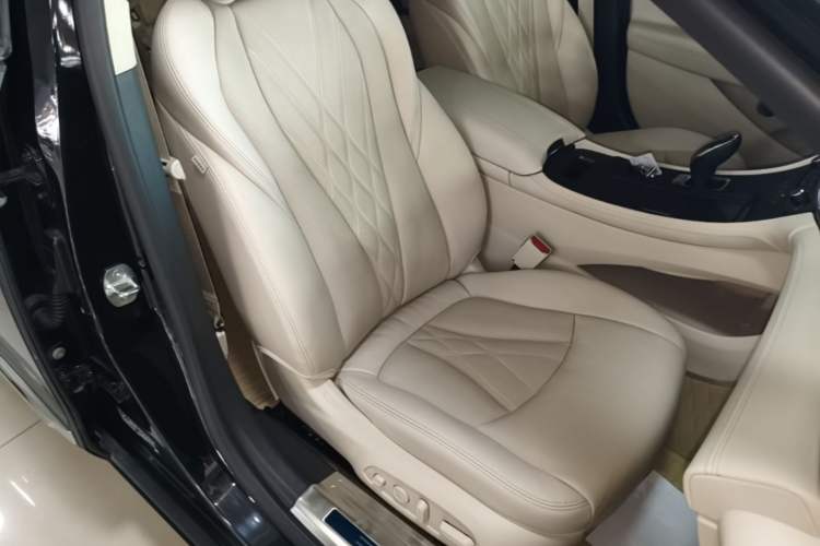 Used Buick LaCrosse 2021 Avenir Avia First-Edition Model Right Front Seat